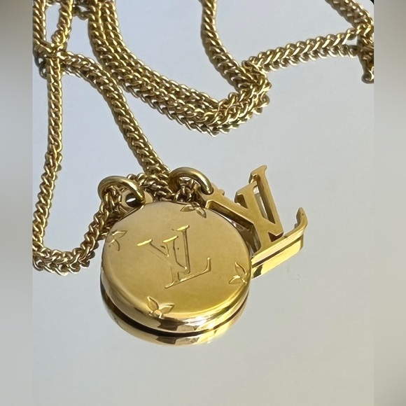Louis Vuitton Monogram Pendant Necklace - Picture 3 of 9